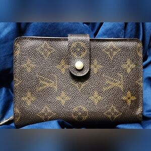 Louis Vuitton Monogram Porte Papier Zip Wallet  GUC